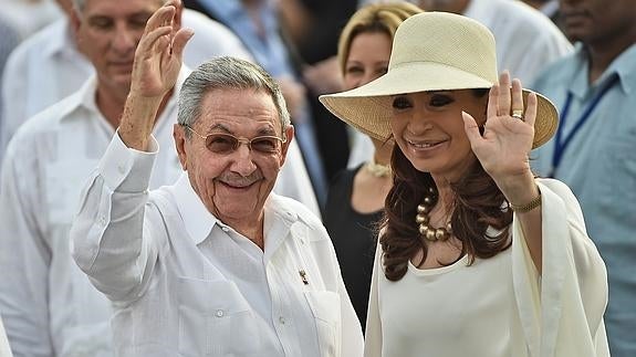 Raúl Castro, junto a Cristina Fernández de Kirchner.