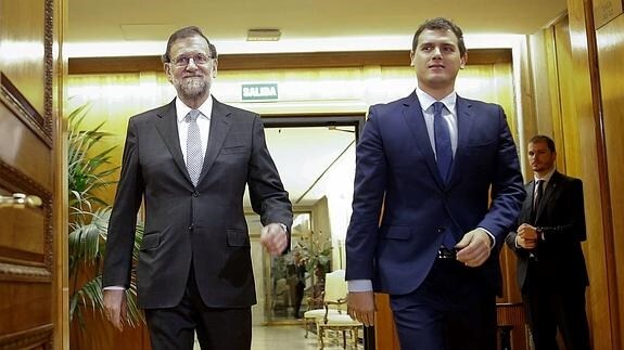 Mariano Rajoy y el líder de Ciudadanos, Albert Rivera.