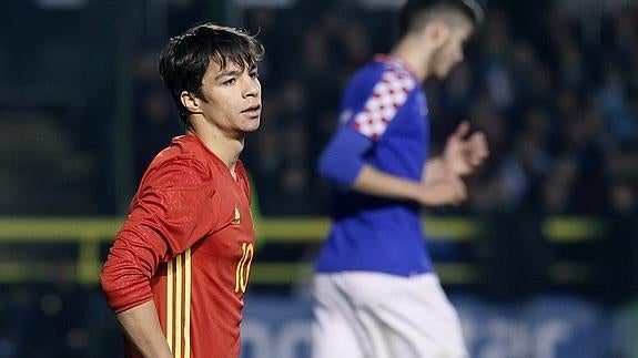 Óliver Torres se lamenta tras un fallo ante Croacia. 