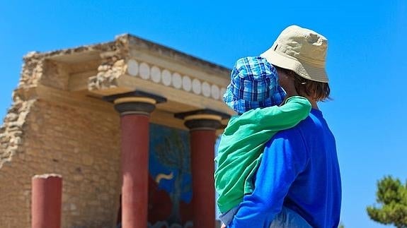 El contacto físico con los seres queridos contribuye a que tengamos una mejor salud. 