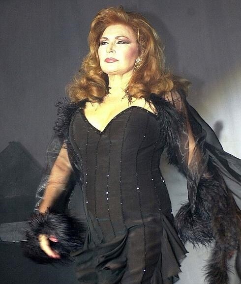 Rocío Jurado, durante una actuación.