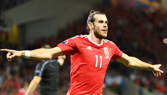 Gareth Bale celebra uno de sus tres goles en la Eurocopa. 