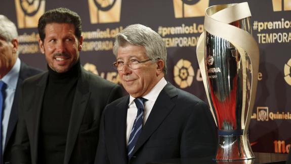 Enrique Cerezo, durante la gala de los premios de La Liga Nacional de Fútbol Profesional. 