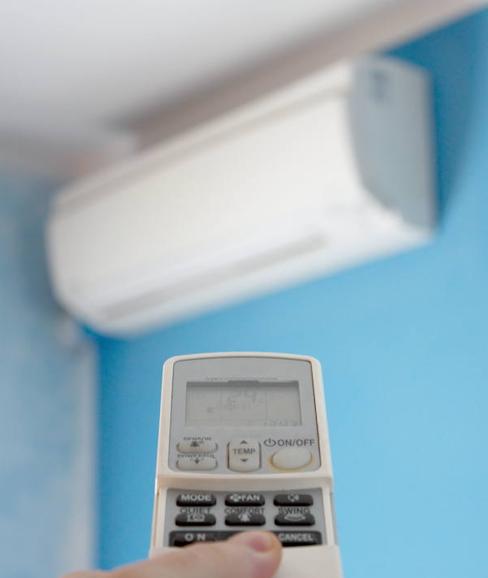 Los expertos recomiendan evitar el uso prolongado del aire acondicionado.