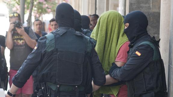 Detención en Gerona de uno de los hermanos acusados de colaborar con el Daesh.