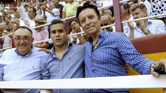 Ortega Cano, junto a su hijo el verano pasado. 