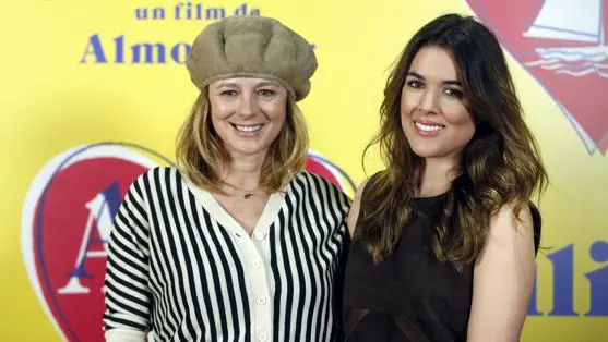Emma Suarez (i) y Adriana Ugarte, protagonistas de 'Julieta', última película de Pedro Almodóvar. 
