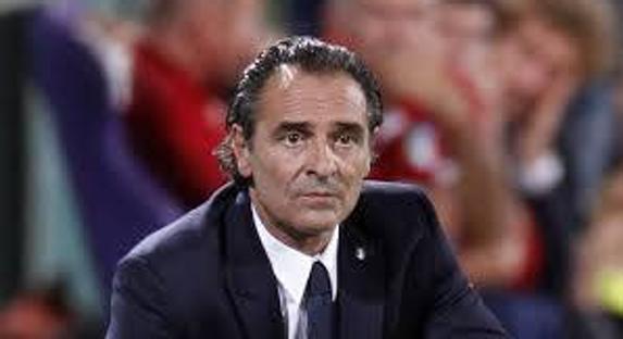 El técnico italiano Cesare Prandelli. 