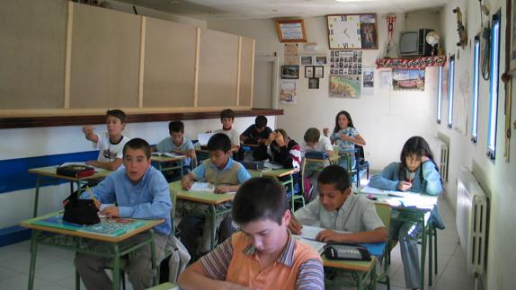 Niños en una clase de Religión.