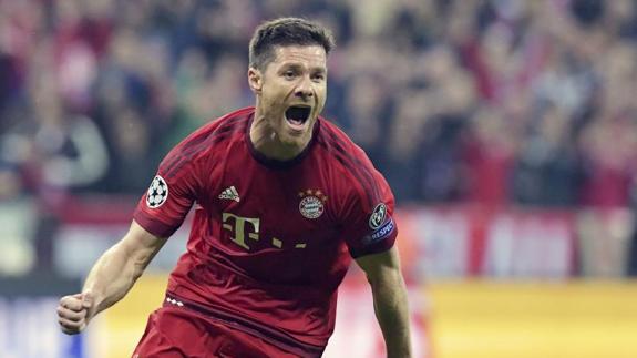 Xabi Alonso, en un partido con el Bayern. 