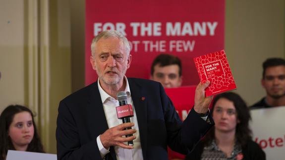 Jeremy Corbyn, durante la presentación del programa laborista.
