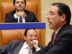 Sanz y Cuevas, en  un momento de la intervención de Aldama. /E.DEL RÍO