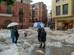 No es nieve. Es granizo en Arnedo esta tarde./J. LARREA