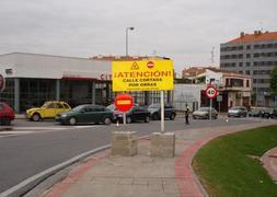 El cierre de la calle Piqueras sólo causa problemas en Poeta Prudencio