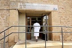 Entrada al centro de Salud de Laguardia // SONIA TERCERO