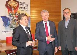 Carlos Gil Díez de Usandizaga, Emilio del Río y Eugenio García del Moral, en la presentación