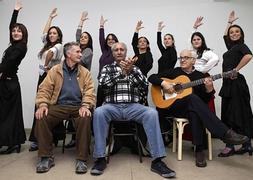 Miembros del grupo de flamenco que se reúne en Salvatorianos::    SONIA TERCERO