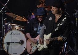 «El concierto se divide en tres partes y casi tiene tres horas de duración»