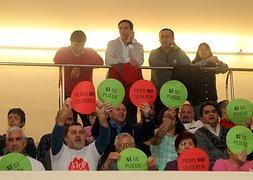 Movilización de la PAH en un pleno municipal / MIGUEL HERREROS