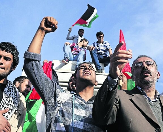 Celebración del pacto de reconciliación en la capital de Gaza. 