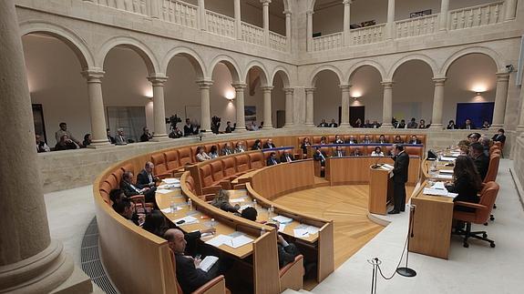 Sanz propone celebrar el Debate del Estado de la Región el 24 y 25 de junio