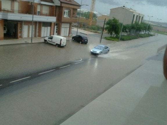 Una de las calles afectadas por las dos trombas de agua. 