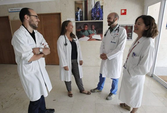 Los doctores que trataron al misionero Miguel Pajares. 