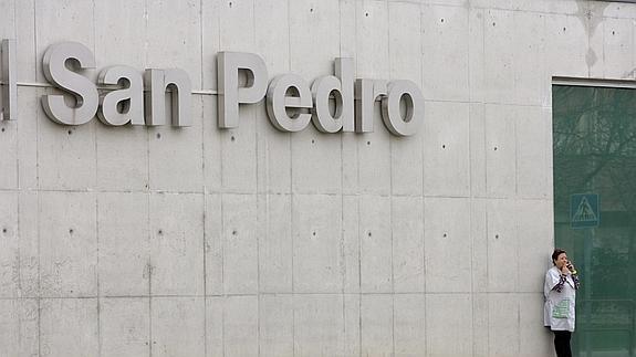 FACUA denuncia al San Pedro por presunta cesión irregular de datos a centros privados