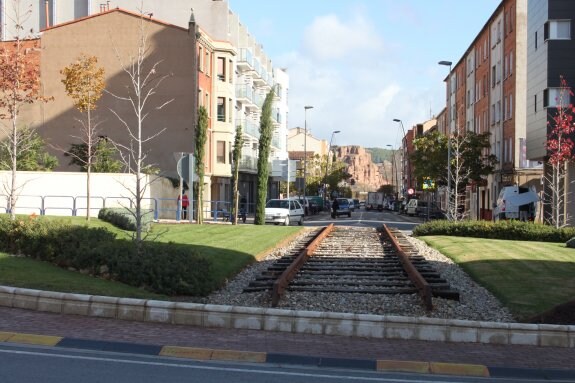 La rotonda de los Sevillas estará dedicada al ferrocarril. 