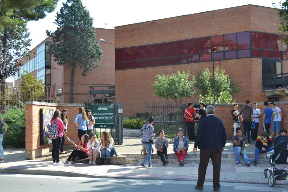 El instituto Rey Don García es la sede de los cursos de euskera en Nájera. 