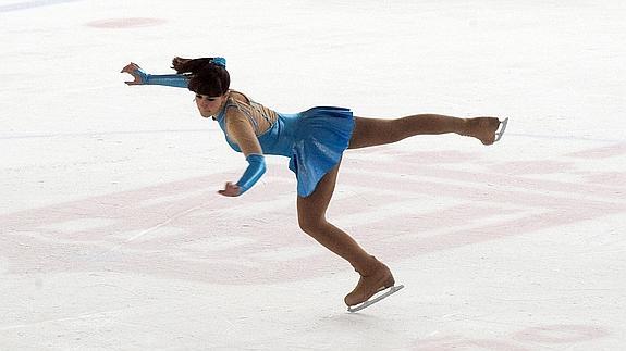 Patinaje artístico en la pista de hielo del polideportivo Lobete de Logroño. 