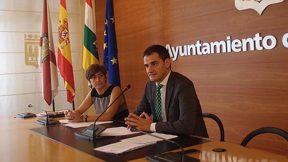 Pilar Montes y Miguel Sáinz.