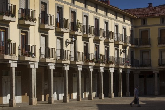 Plaza de la Autonomía,
en Castañares de Rioja