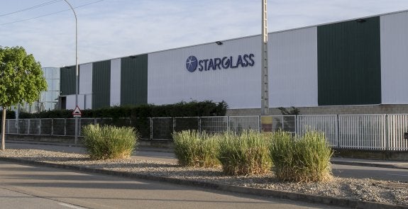 Exterior de las instalaciones de la compañía Starglass en el polígono de El Sequero. 