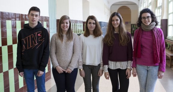 Bares y restaurantes, más cercanos a los turistas