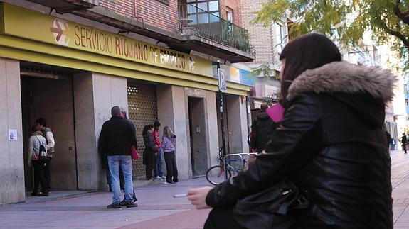 El paro bajó en 44 personas en febrero en La Rioja