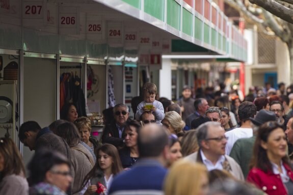 Logrostock volvió a registrar ayer una gran afluencia de clientes. :: Justo Rodríguez