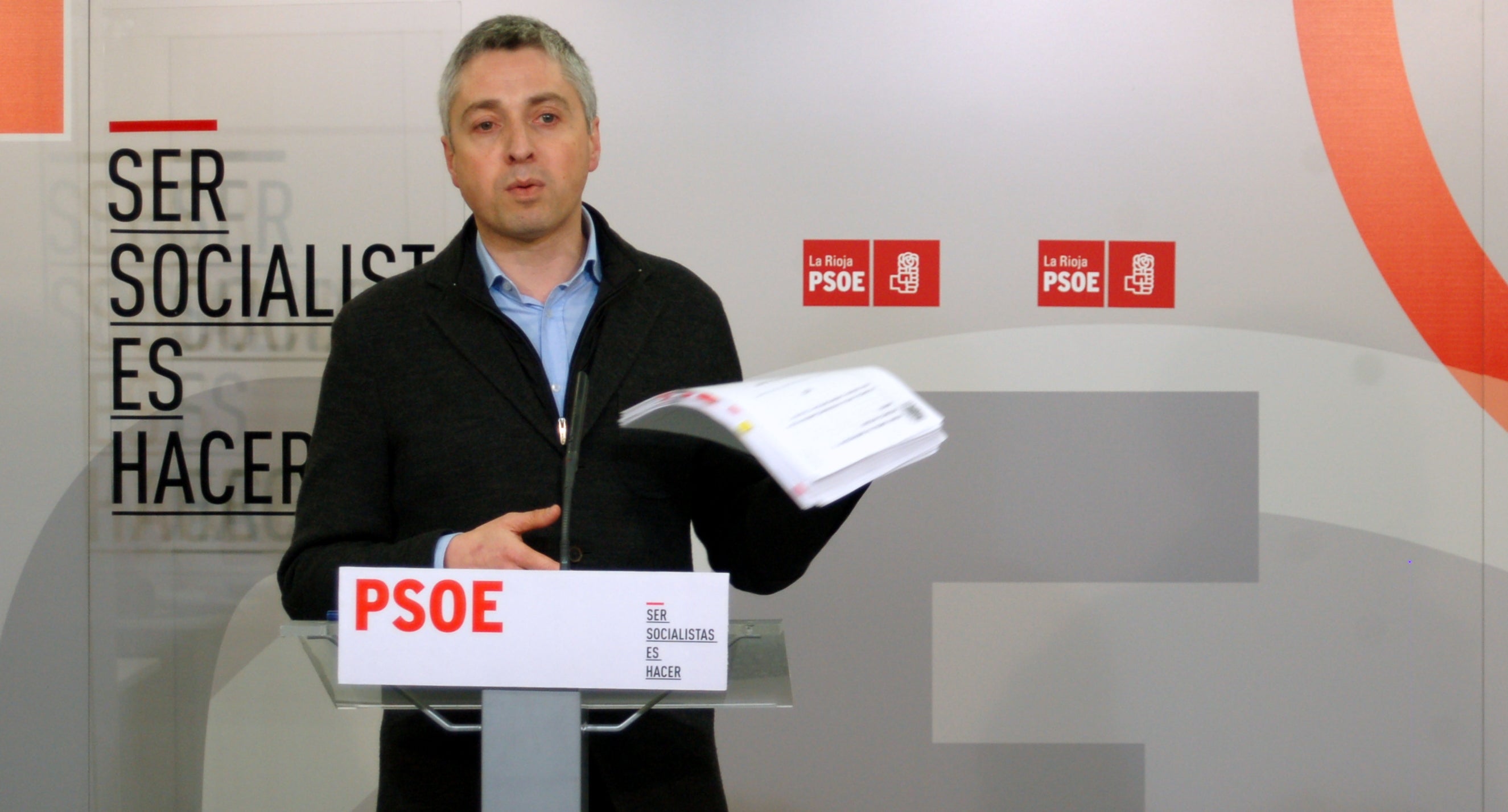 El PSOE pide que Sanz dimita «por higiene democrática»