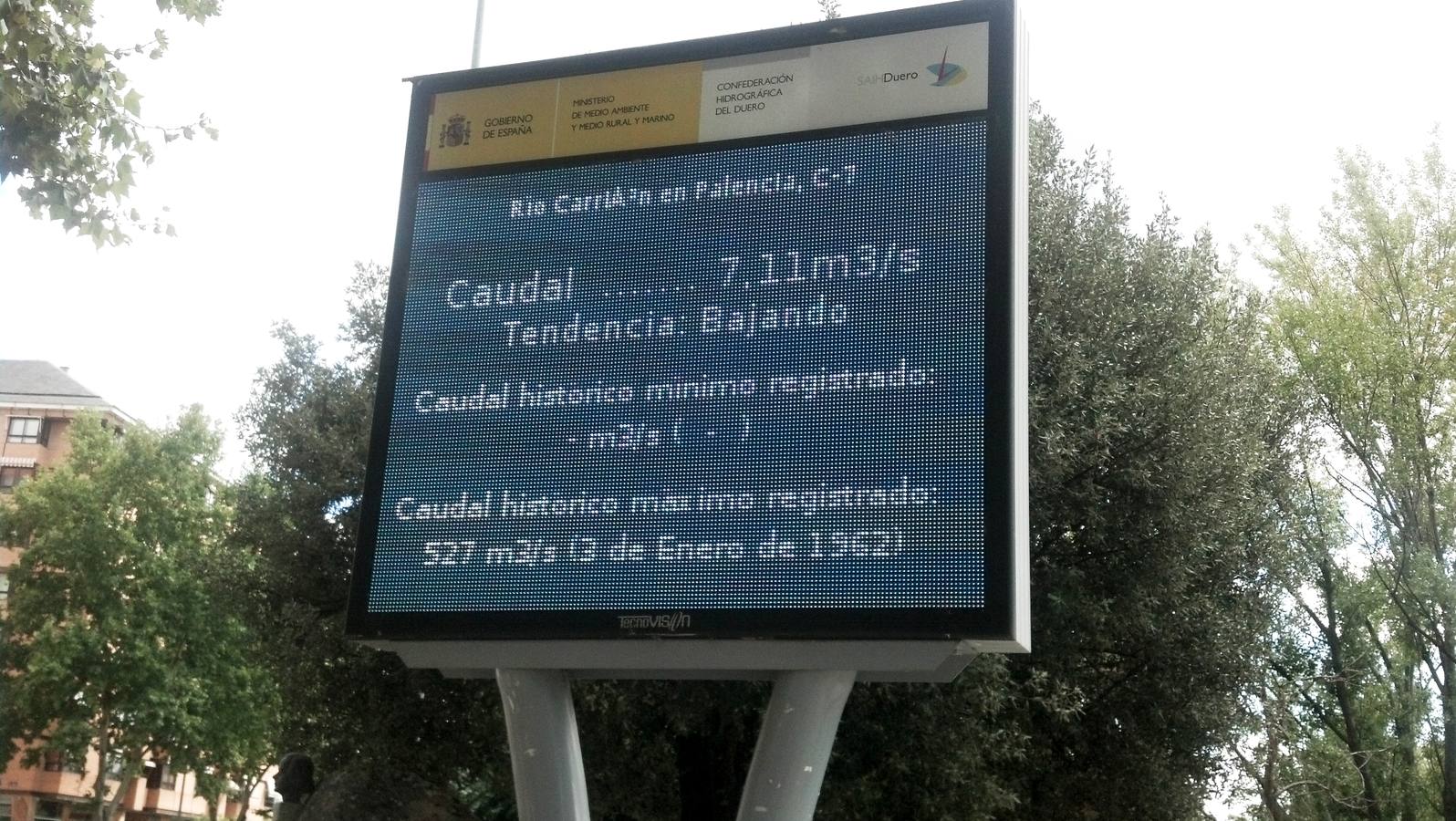 Panel informativo en Palencia junto al río Carrión. 