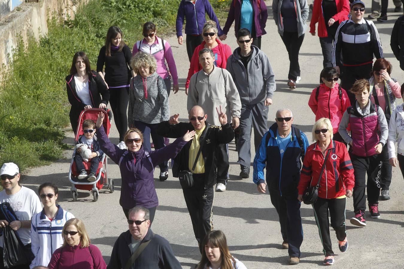 Más de 1.600 personas en el primer "Paseo Saludable"