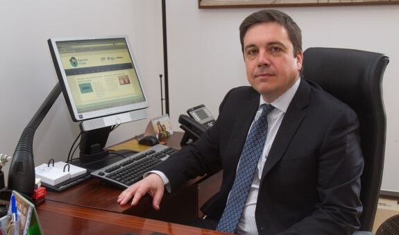 Alberto Galiana, director general de Educación, en su despacho. :: díaz uriel