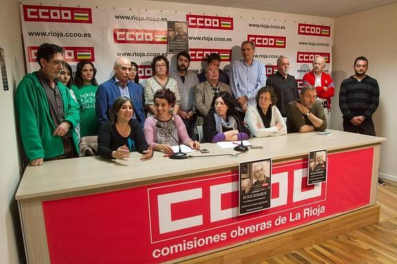 Eunate García, sentada, la segunda por la izquierda, durante la presentación de la candidatura que encabeza,