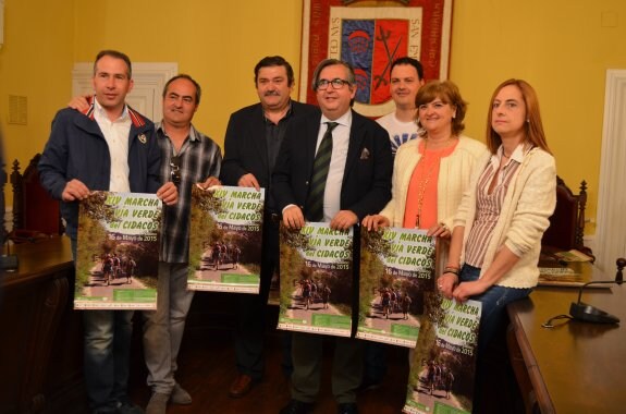 Urbiola, alcaldes de municipios de la marcha y colaboradores. :: i.á. 