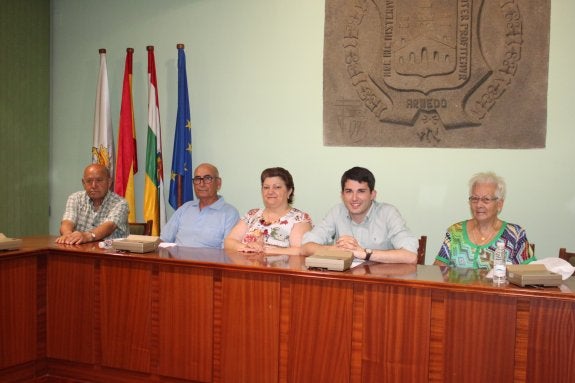 Florencio Sáenz, Nicolás Quiñones, Marisol Blanco, Raúl Domínguez y Rosa María Ciordia