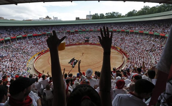 Julián López 'El Juli', en plena concentración antes de su última tarde en Pamplona, la plaza más distinta del mundo. :: efe / Diges / lizón