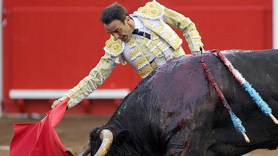 Ponce, durante uno de sus toros en la Feria de Santander.