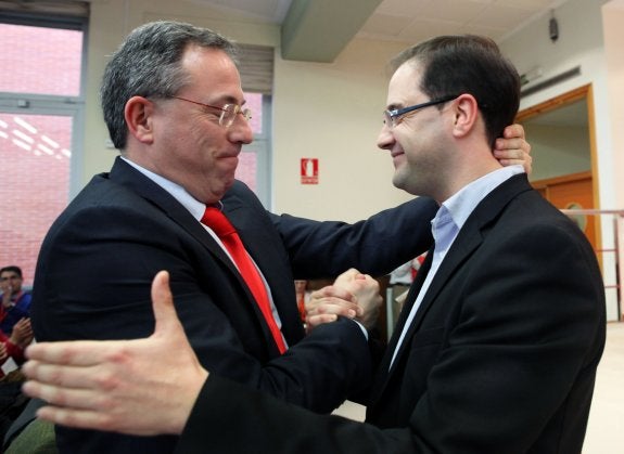 Aldama y Luena, durante el XIII Congreso regional del PSOE. :: s. t.