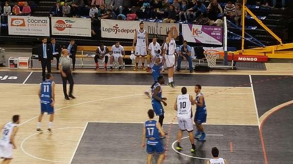 Un momento del partido en el Palacio.