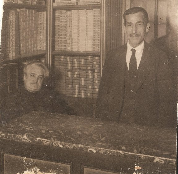 Modesto y Felipa en el estanco. 