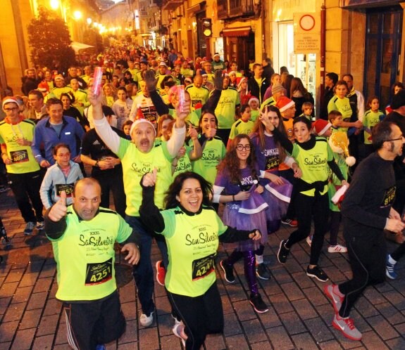 La San Silvestre de Logroño batió su récord de participantes con 6.500 inscritos. :: Miguel Herreros